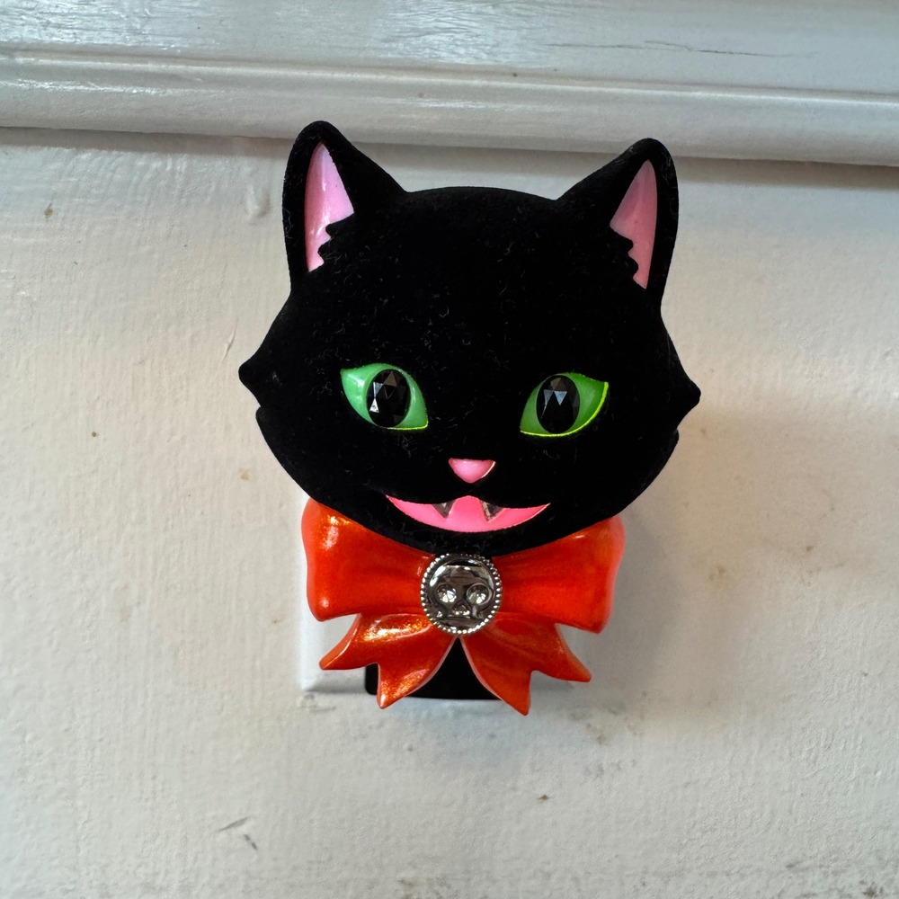 Bath & Body Works Halloween Black Cat Wallflowers Fragrance Plug In Light Up